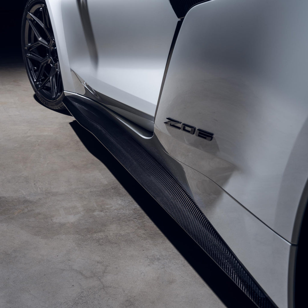 Close up view corvette C8 Z06 carbon fiber side skirts